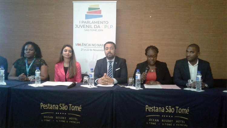 I Parlamento Juvenil da CPLP, reunido em São Tomé e Príncipe