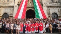 2019.11.12-Diocesi-di-Lima-Peru---Cresima-giovani-universitari-06.jpg
