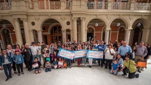 De 1 minuto de video a 90 minutos con el Papa Francisco