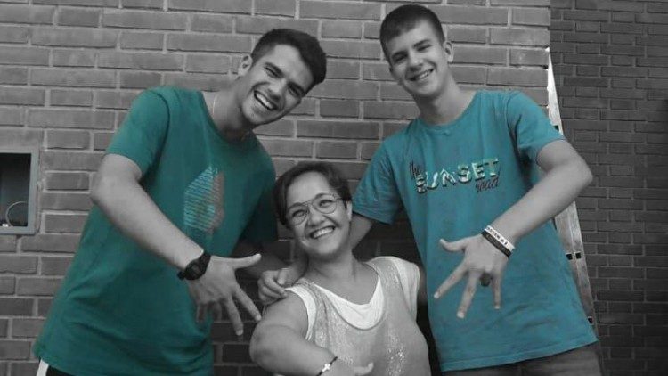 Guillermo with other volunteers