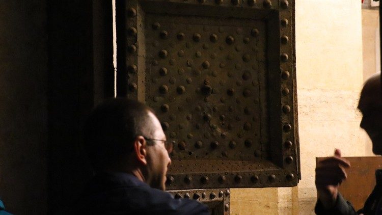 Die Delle im Eingangsportal der Villa Medici erinnert an die Königin von Schweden, erzählt Johannes Fürnkranz.