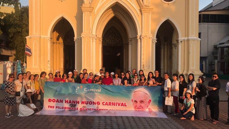 Nhóm hành hương do Carnival tổ chức