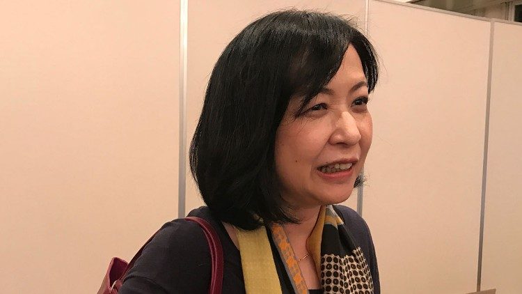 Ohsako Kozue, impegnata  in un Centro diocesano per immigrati e rifugiati