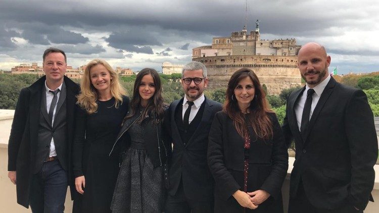Il cast dello spettacolo Bernadette
