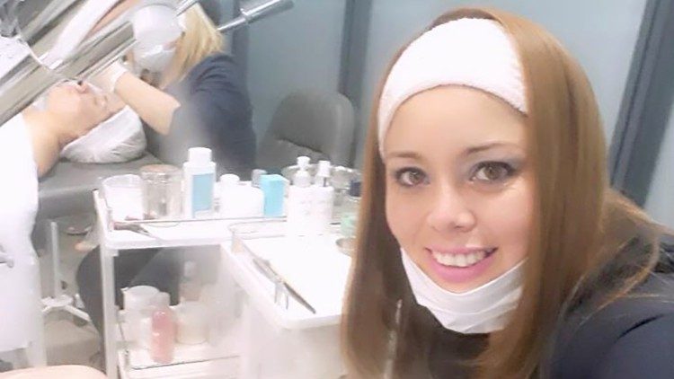 Janeth Zurita está en la etapa final de su carrera profesional. Dejando atrás el tráfico de drogas hoy se prepara para ganarse dignamente su vida.. 