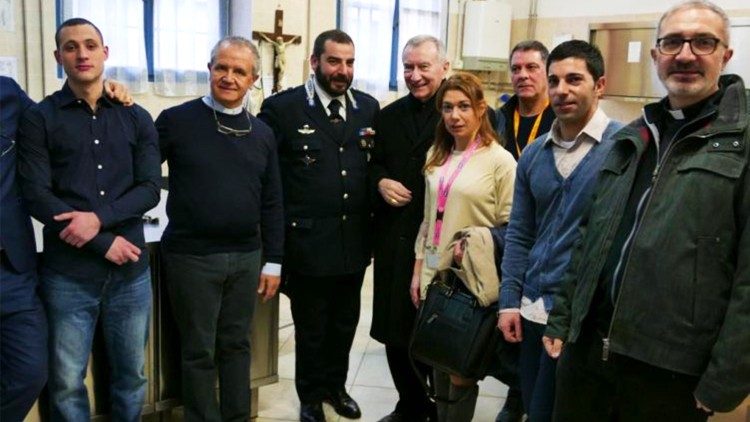 Il cardinale Parolin in visita al carcere di Opera a Milano