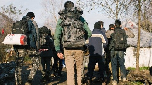 Scuola e pandemia: impegno della Chiesa per non privare i giovani del futuro