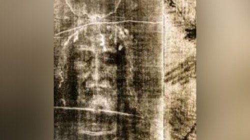 Italien: Gebet vor dem Turiner Grabtuch