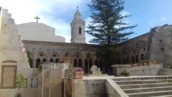 Chiesa-del-Padre-Nostro-a-Gerusalemme.jpg