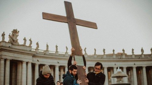 Ватыкан: аднаўляецца малітва на плошчы св. Пятра ля крыжа СДМ