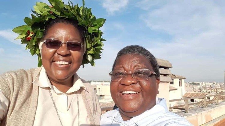 Irmã Mariquinha Fátima da Conceição (Esquerda)