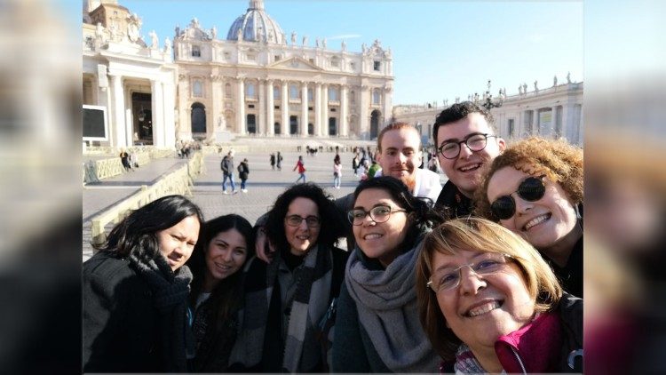 I giovani in Piazza San Pietro