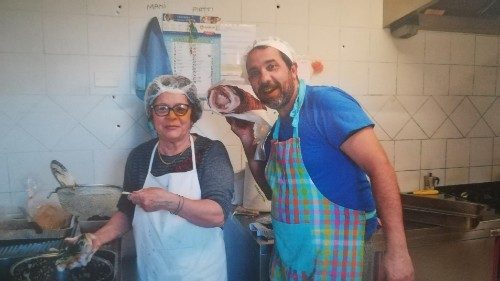 Rina, volontaria a 78 anni nella "Casa dei nonni": così mi sento viva e utile