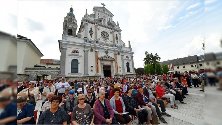 Հիւանդների, հաշմանդամութիւն ունեցող անձանց եւ տարեցների ուխտագնացութիւնը Բրեժյէի ազգային սրբավայր 