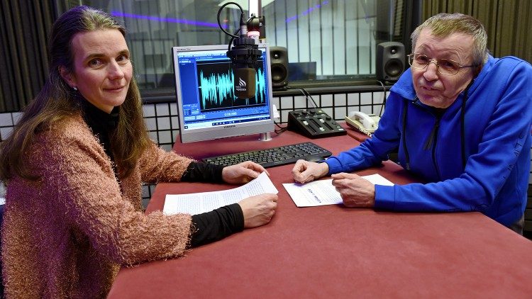 Աւելի քան 25 տարի է, ինչ Թօնը Ռատիօ Ognjišče-ի եթերում վարում է ‘Get up and walk’ հաղորդաշարը 