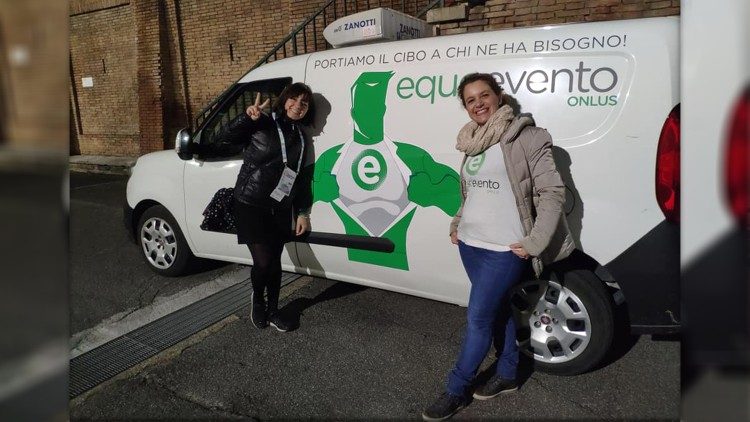 Due volontarie di Equoevento