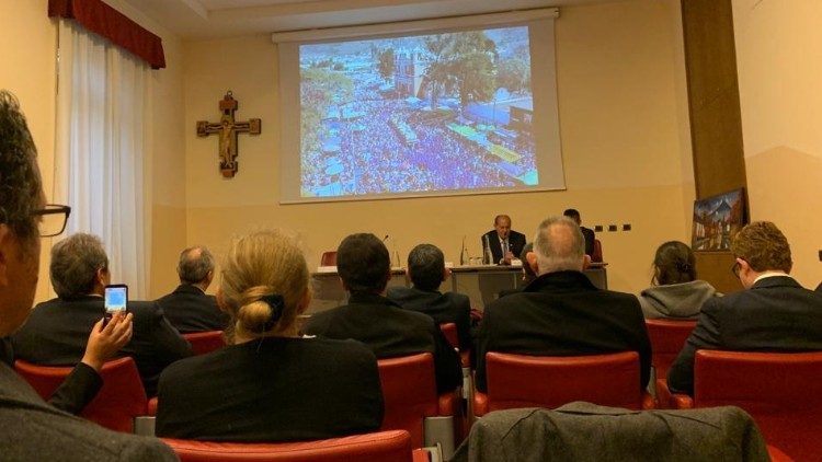 Exposición y conferencia sobre Semana Santa en Guatemala