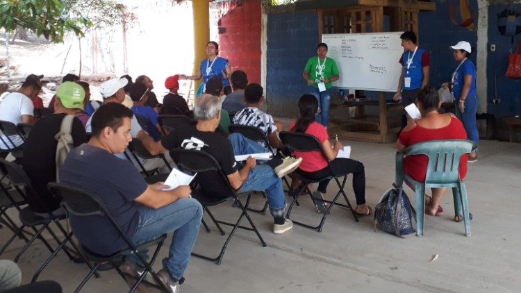 Formación de catequistas en Tapachula, México