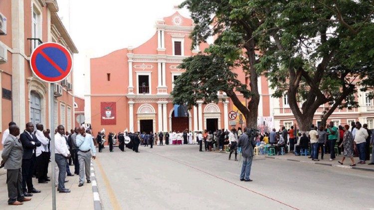 2020.02.27 Luanda - Parrocchia dell'Immacolata Concezione, Catedrale di Luanda