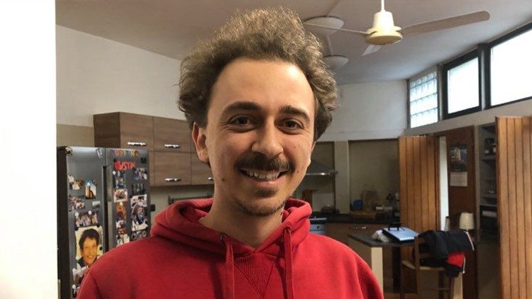 Marco, 25 anni, catechista della parrocchia Santi Martiri dell'Uganda a Roma