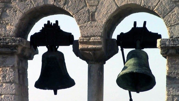 Holandia: dzwony parafialne ogłaszają zmartwychwstanie