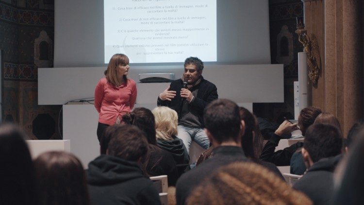 Incontro-lezione del progetto "Giovani Favolosi"