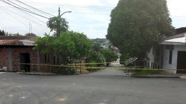 Calles cortadas en la zona de Nauta, Perú, para evitar el contagio.