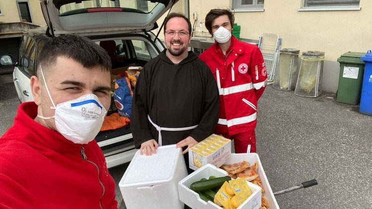 Bergamo: solidarność przezwycięża strach przed koronawirusem