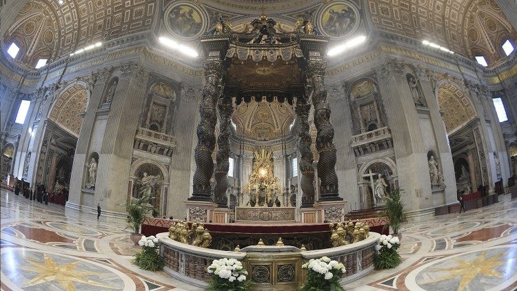 Kristo Yesu ndiye aliyeshuhudiwa na Roho Mtakatifu akishuka kama Hua na kukaa juu yake. Huyu ndiye abatizaye kwa Roho Mtakatifu. 