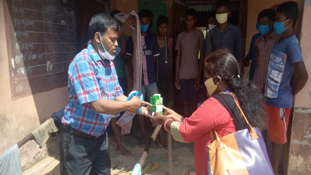 Indie: rząd nagrodził Caritas, najlepiej zareagowała na Covid-19