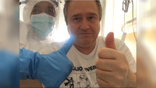 Un giornalista colpito dal Covid: in ospedale non avevo nulla, ma Dio mi ha dato tutto