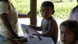 indigeni-Amazzonia-ambiente-disboscamento-bambini-brasileAEM.jpg