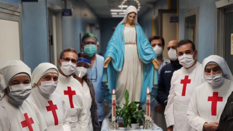 Papież: powołanie rodzi się z miłości Bożej