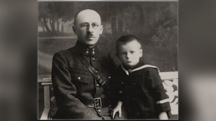 Karol Wojtyla  con il padre, perso a 21 anni