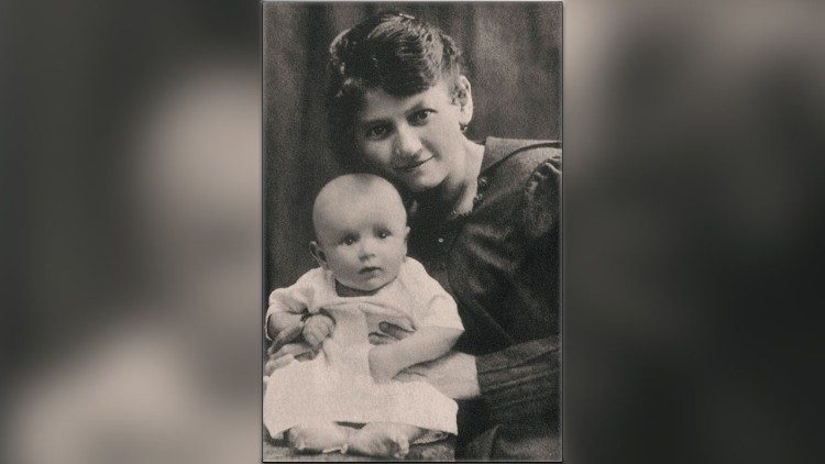 So hat's angefangen: Der kleine Karol mit seiner Mutter