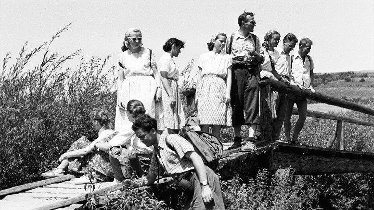 Don Karol coi i giovani di Cracovia