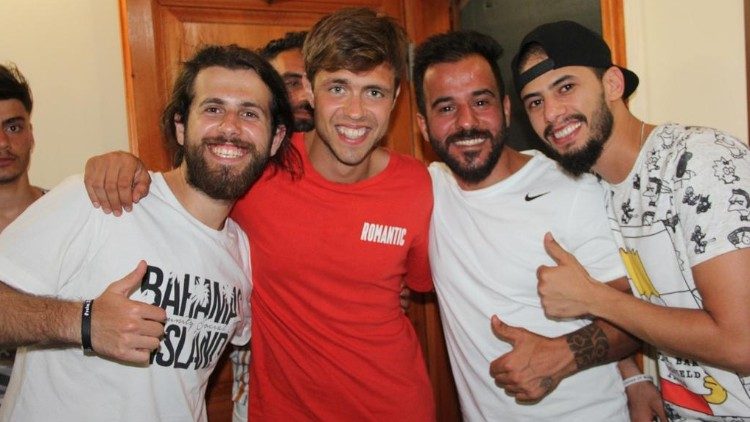 Fernando Rubio (w czerwonej koszulce)