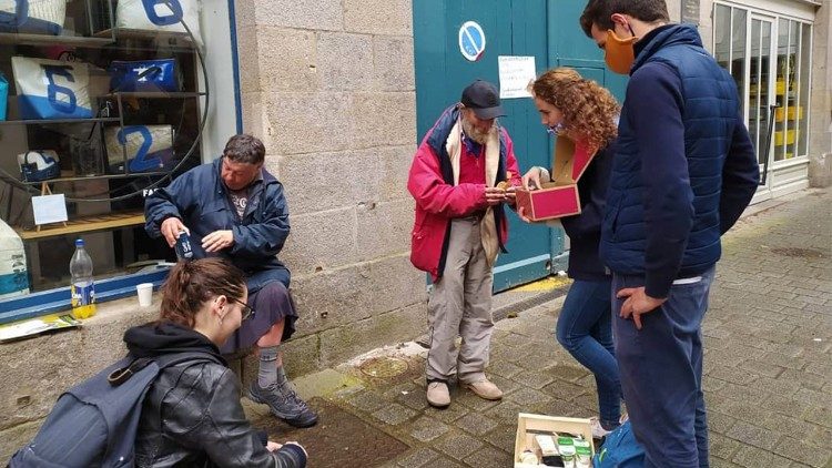 Les membres du JEM dans les rues de Rennes.