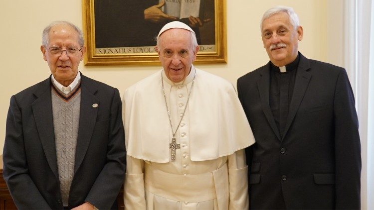 Padre Adolfo  Nicolás , Papa Francesco e padre Arturo Sosa Abascal