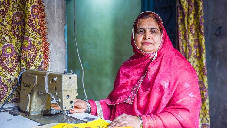 अखुवात की लाभार्थी महिला