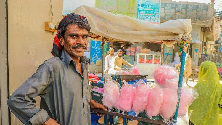 अखुवात का लाभार्थी 