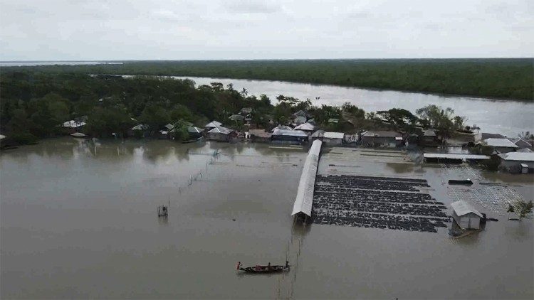Gli allagamenti nella regione di Shatkhira