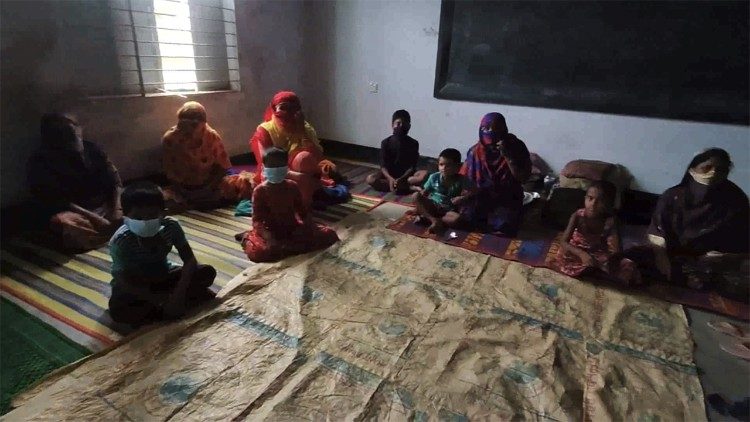 2020.05.27-Bangladesh-ciclone-2020-Covid-19-profughi-Programma-alimentare-mondiale-09.jpg