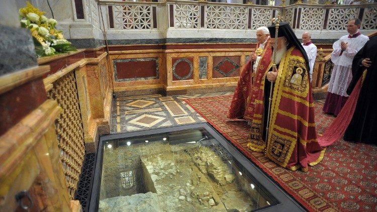 Papież Benedykt XVI i patriarcha Bartłomiej w Bazylice św. Piotra - 29.06.2008 