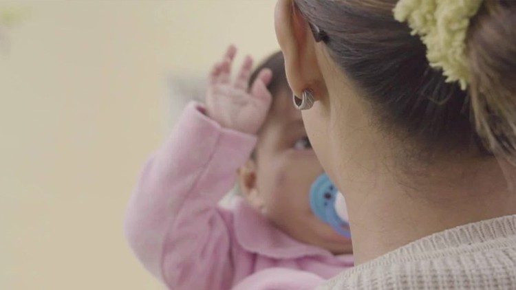 Madre adolescente en Hogar Gladys