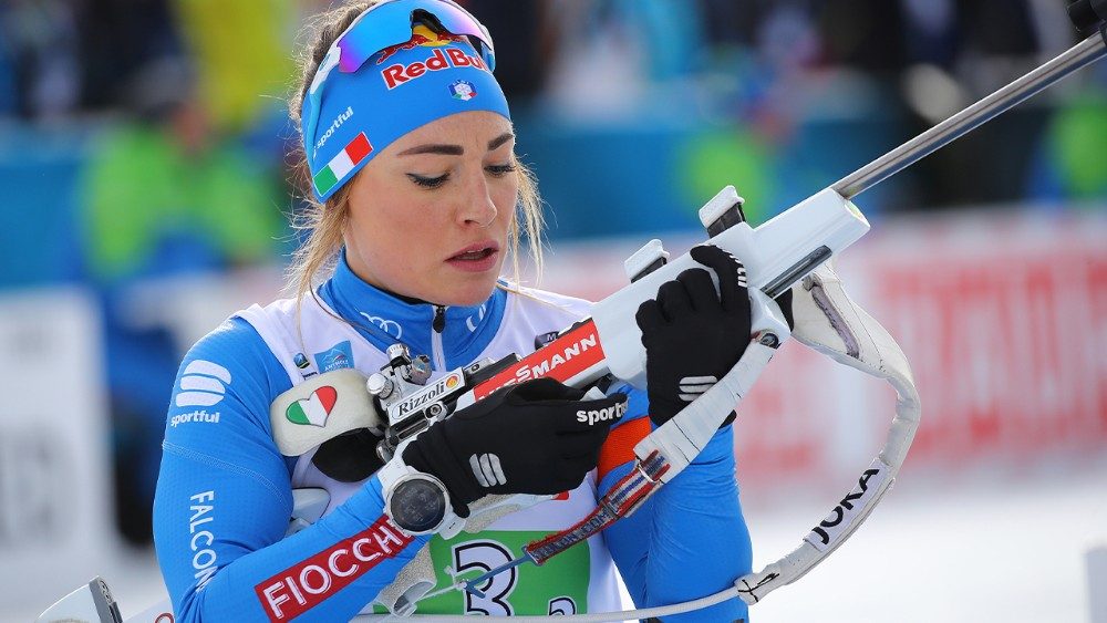 La campionessa di biathlon Dorotea Wierer: all'asta un weekend di allenamento a Predazzo con lei e i tecnici di sci nordico delle Fiamme Gialle