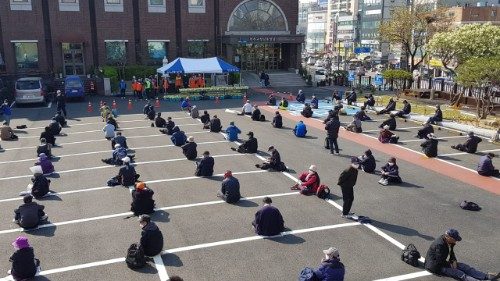 In missione a Seoul, continuando a invocare la riunificazione 