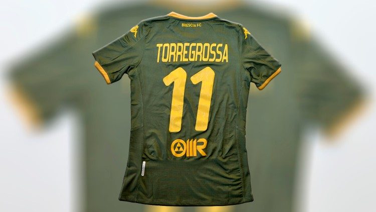 Anche il Brescia ha voluto prendere parte all'asta vaticana con le maglie di Torregrossa e Tonali. Alla Fondazione Poliambulanza di Brescia andrà parte del ricavato di We Run Together