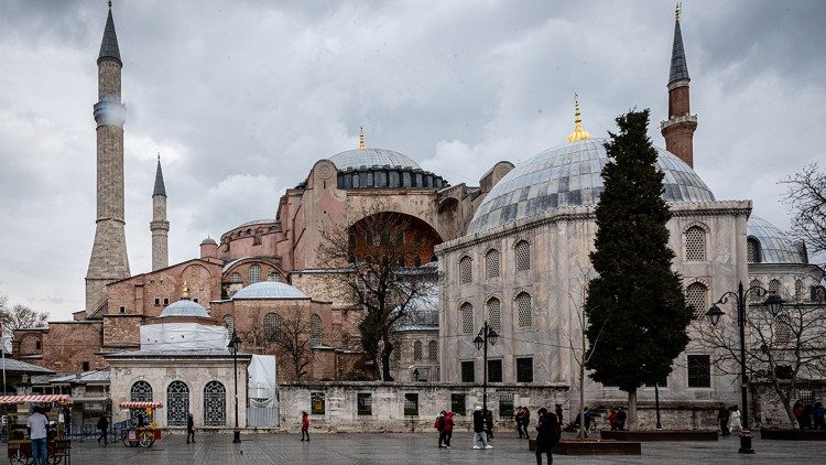 Misja utrzymania zapalonej lampki przy tabernakulum 