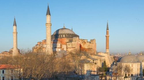 Prima preghiera islamica a Santa Sofia tra imponenti misure di sicurezza